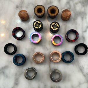 Variety of ear plugs (gauges) in size 9/16